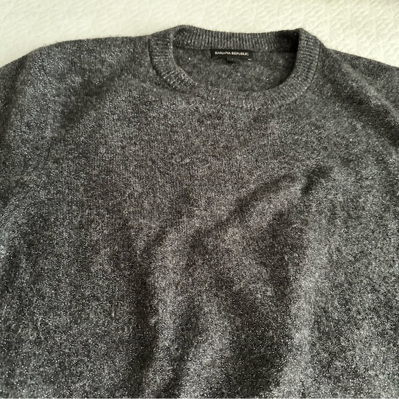 Banana Republic size Large, Grey and Silver Metallic Sweater - Picture 5 of 6